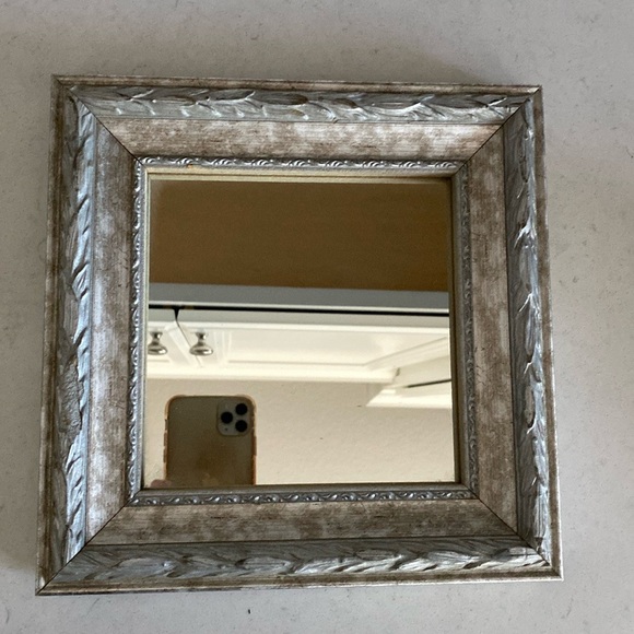 Diamond Gold Micro-Mirror Square Silver 9" x 9' - Picture 6 of 9